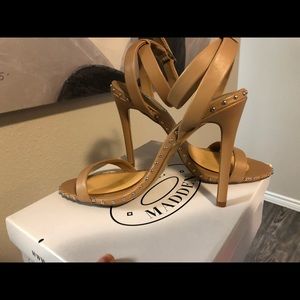 Nude Steven madden heels